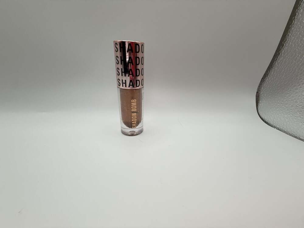 Makeup Revolution Shadow Bomb Cream Eyeshadow in Dream Bronze - Picture 2 of 3
